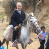 Robert Francis Prevost con niños peruanos de la provincia de Trujillo (Perú).