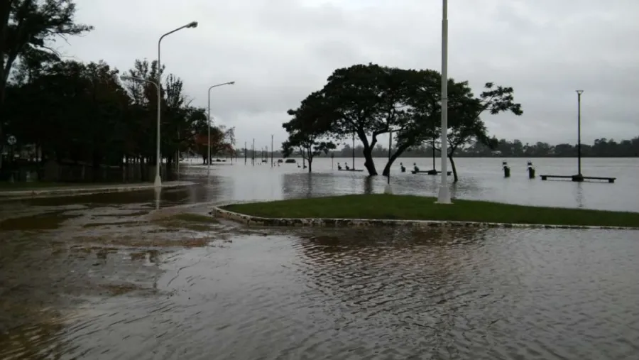 Las lluvias complicaron la situación y el río Uruguay Las lluvias complicaron la situación y el río Uruguay