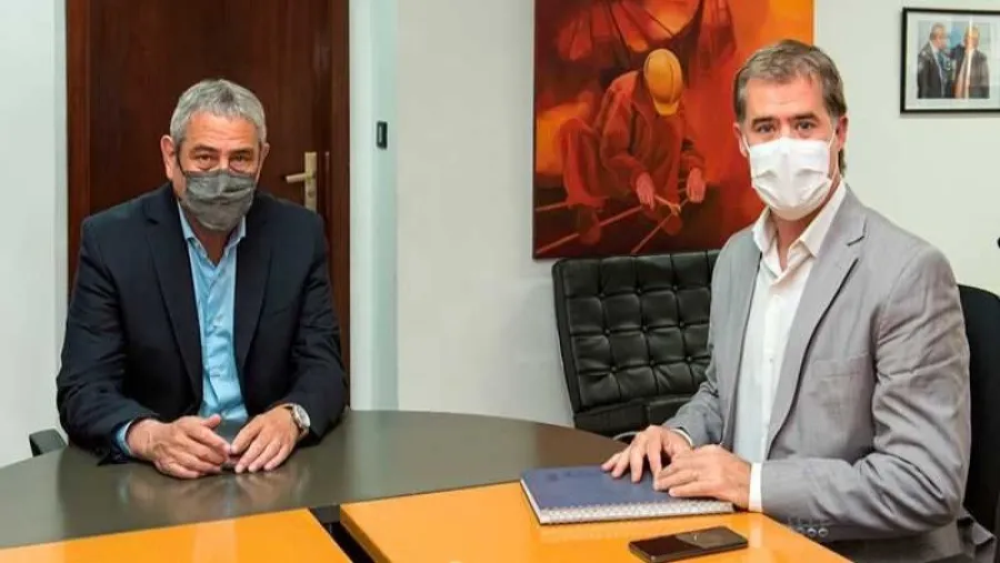 El intendente de Gualeguaychú se reunió con el ministro Ferraresi El intendente de Gualeguaychú se reunió con el ministro Ferraresi