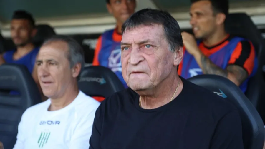 Julio Falcioni Julio Falcioni dirigirá por segunda vez en su carrera a Independiente
