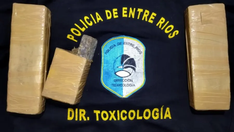 Detuvieron a seis personas tras allanamientos en una causa por narcotráfico Detuvieron a seis personas tras allanamientos en una causa por narcotráfico