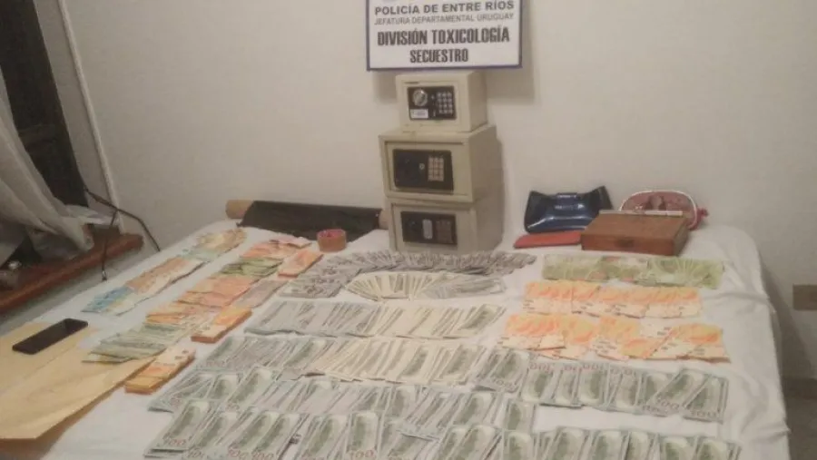 Secuestraron dinero en operativos en Buenos Aires por la cocaína incautada en Entre Ríos Secuestraron dinero en operativos en Buenos Aires por la cocaína incautada en Entre Ríos