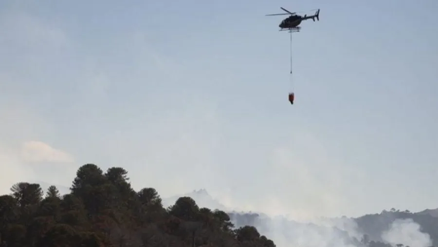 Cayó un helicóptero que combatía el fuego en Neuquén y murieron dos personas Cayó un helicóptero que combatía el fuego en Neuquén y murieron dos personas