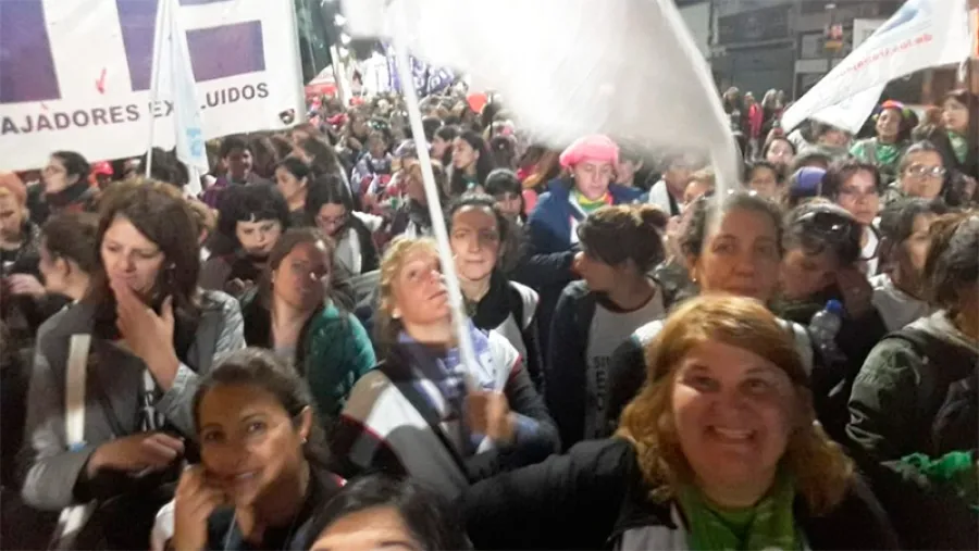 Encuentro de Mujeres Encuentro de Mujeres