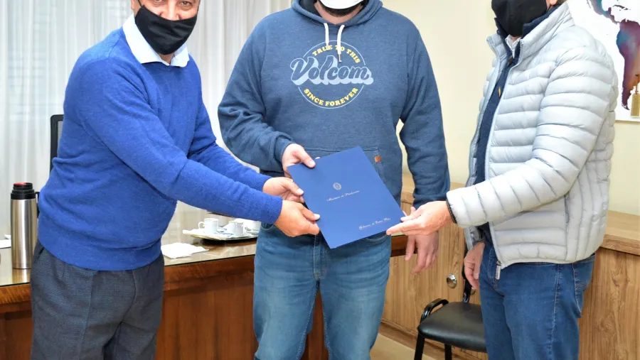 Bahillo con Martínez entrega créditos rurales Bahillo con Martínez entrega créditos rurales