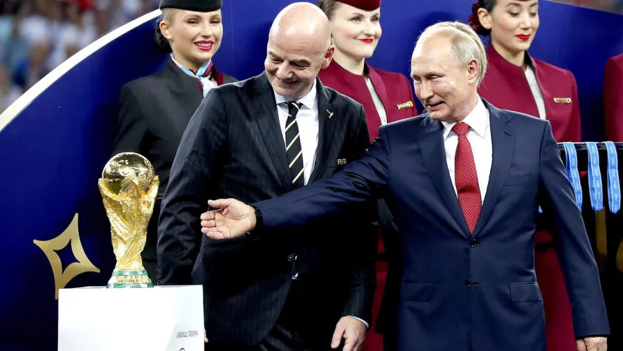 FIFA suspendió a Rusia para toda competición y la deja sin Mundial de Qatar FIFA suspendió a Rusia para toda competición y la deja sin Mundial de Qatar