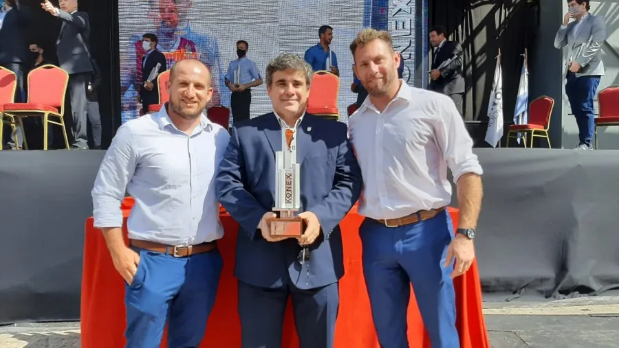 Softbol: la selección argentina recibió mención especial de Konex en manos paranaenses Softbol: la selección argentina recibió mención especial de Konex en manos paranaenses