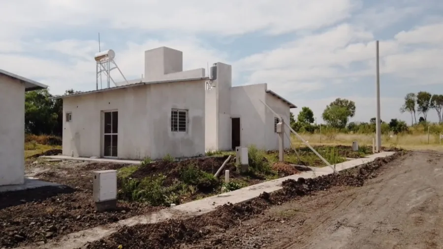 Rubricaron convenios para construir 40 viviendas en Gualeguaychú y Urdinarrain Rubricaron convenios para construir 40 viviendas en Gualeguaychú y Urdinarrain