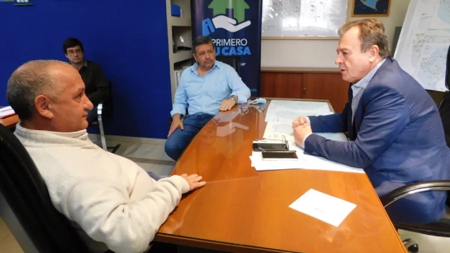 Trabajan en nuevas viviendas para docentes con fondos provinciales Trabajan en nuevas viviendas para docentes con fondos provinciales