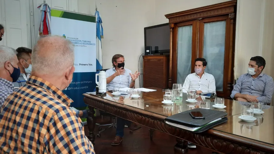 La provincia adecuará sus frigoríficos al sistema de comercialización por troceo La provincia adecuará sus frigoríficos al sistema de comercialización por troceo