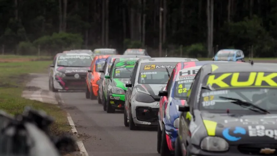 El Turismo Pista mejoró su parque y tendrá 150 vehículos en el autódromo de Concordia El Turismo Pista mejoró su parque y tendrá 150 vehículos en el autódromo de Concordia
