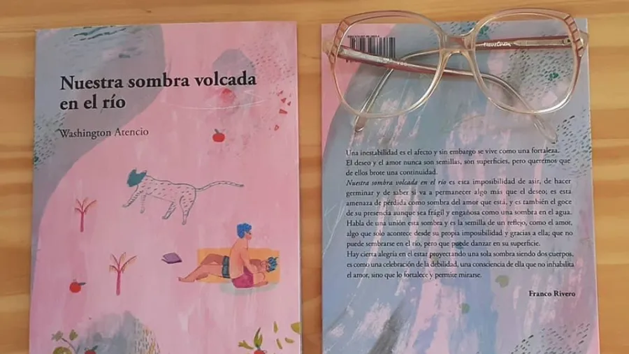 Nuestra sombra volcada en el río Nuestra sombra volcada en el río