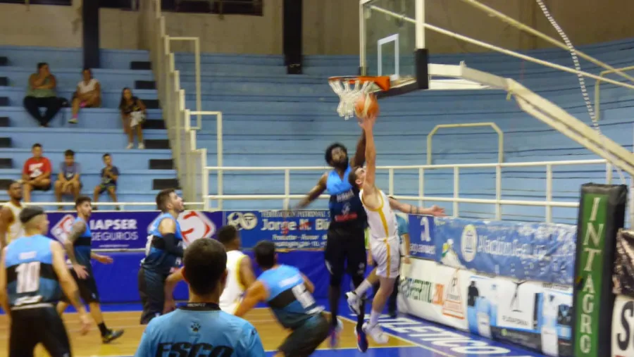 Liga Argentina de Básquet: Echagüe se despertó y le ganó a Jáchal un duelo de necesitados Liga Argentina de Básquet: Echagüe se despertó y le ganó a Jáchal un duelo de necesitados