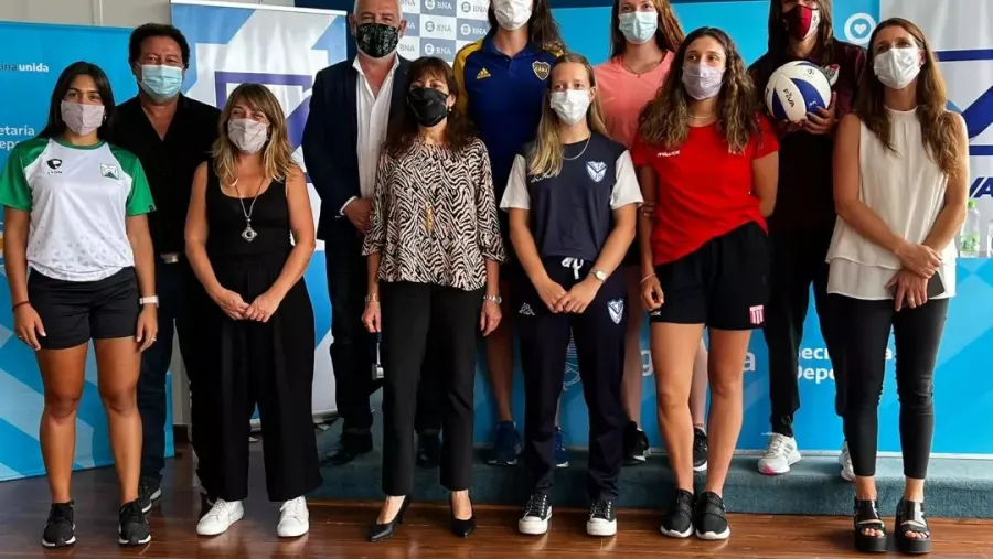 Presentaron la Liga Femenina de Vóley que desde el viernes disputará San José Presentaron la Liga Femenina de Vóley que desde el viernes disputará San José