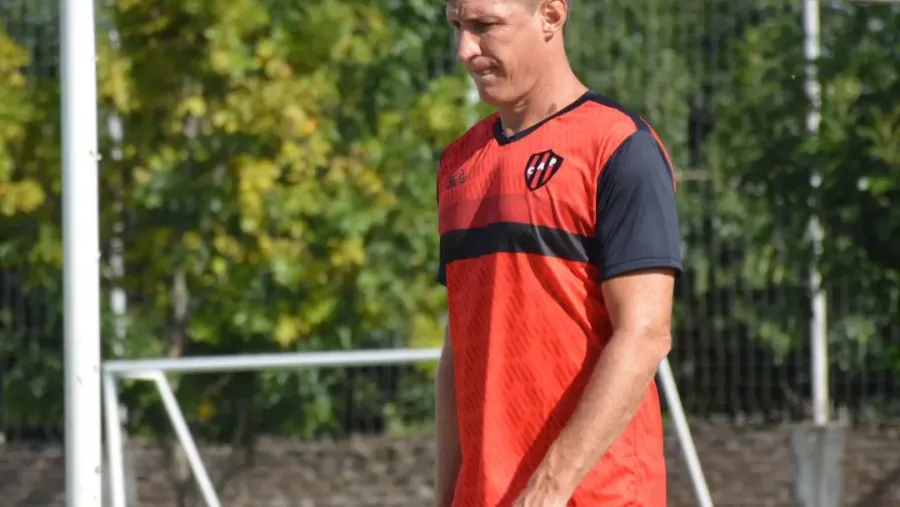 Facundo Sava dirigió su primera práctica al frente del plantel de Patronato Facundo Sava dirigió su primera práctica al frente del plantel de Patronato