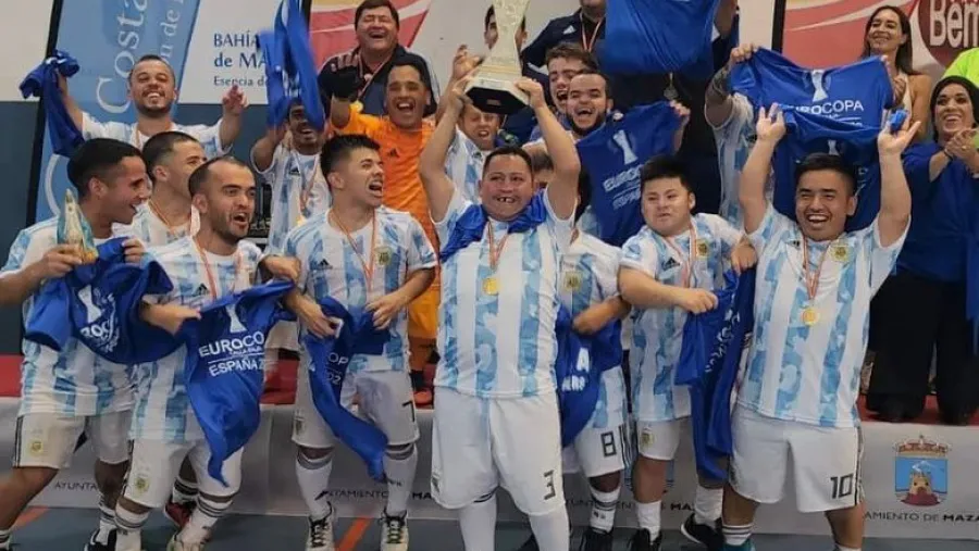 Fútbol de Talla Baja: el paranaense Ángel Ielpo gritó campeón de la Eurocopa con Argentina Fútbol de Talla Baja: el paranaense Ángel Ielpo gritó campeón de la Eurocopa con Argentina