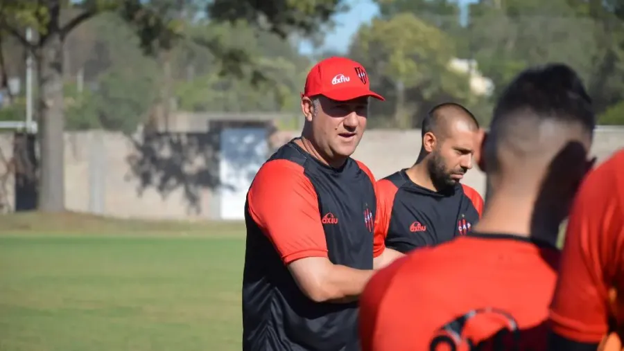Otta fue presentado en Patronato: “Lo más importante de todo es volver a Primera División” Otta fue presentado en Patronato: “Lo más importante de todo es volver a Primera División”