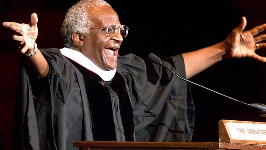 Imagen de archivo del arzobispo emérito de Ciudad del Cabo Desmond Tutu, activista sudafricano ganador de un Nobel de la Paz, arzobispo anglicano retirado de Ciudad del Cabo y que luchó por la justicia racial y los derechos LGTB. Imagen de archivo del arzobispo emérito de Ciudad del Cabo Desmond Tutu, activista sudafricano ganador de un Nobel de la Paz, arzobispo anglicano retirado de Ciudad del Cabo y que luchó por la justicia racial y los derechos LGTB.