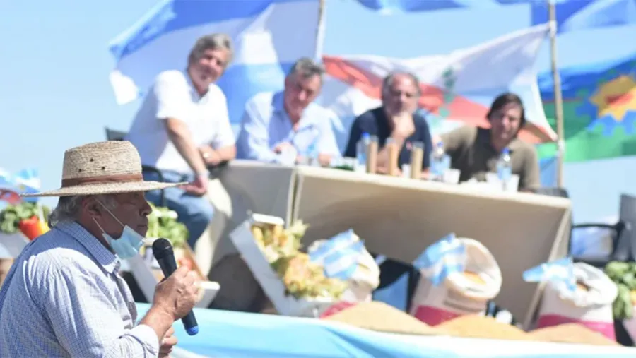 El reclamo de los productores a la Mesa de Enlace. El reclamo de los productores a la Mesa de Enlace.