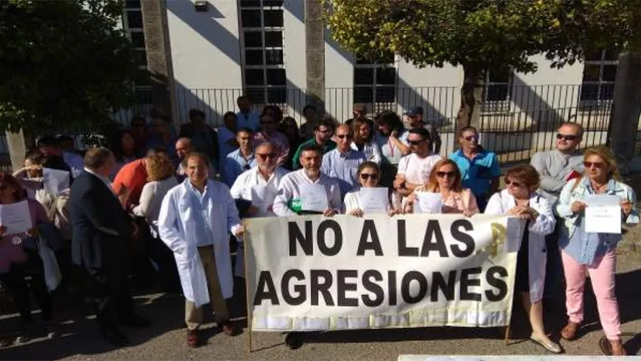 Imagen de archivo de protesta de trabajadores de Salud que se quejan por las agresiones recibidas en el marco del servicio que brindan. Imagen de archivo de protesta de trabajadores de Salud que se quejan por las agresiones recibidas en el marco del servicio que brindan.