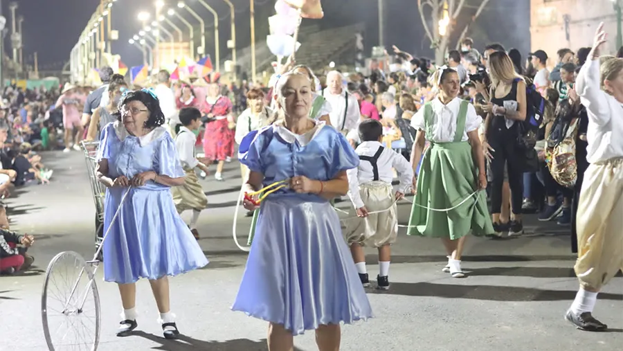 Las próximas noches programadas de los Corsos Populares “Matecito” de Gualeguaychú serán los viernes 28 de enero, 4 y 11 de febrero; en tanto el Corso Infantil será el domingo 13 de febrero y el Entierro de Carnaval el viernes 18 de febrero. Las próximas noches programadas de los Corsos Populares “Matecito” de Gualeguaychú serán los viernes 28 de enero, 4 y 11 de febrero; en tanto el Corso Infantil será el domingo 13 de febrero y el Entierro de Carnaval el viernes 18 de febrero.