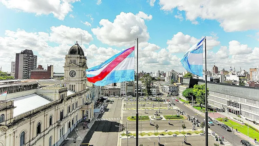 Un colectivo de ciudadanos presentó un pedido de habilitación de feria por una demanda contra el Gobierno provincial por el “pase sanitario”. Un colectivo de ciudadanos presentó un pedido de habilitación de feria por una demanda contra el Gobierno provincial por el “pase sanitario”.