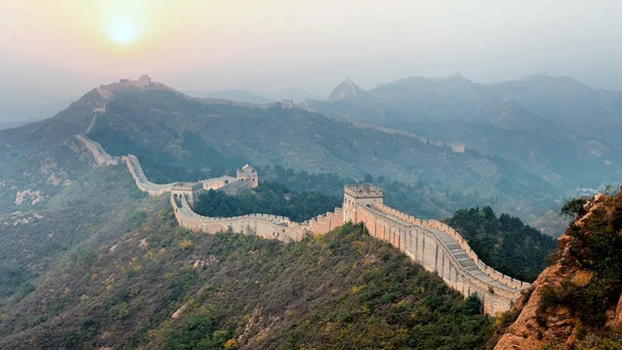 Xi Jinping trae a la actualidad la legendaria ruta comercial por la que fluyó el comercio entre China y Europa a través de Asia Central durante las dinastías Han. Xi Jinping trae a la actualidad la legendaria ruta comercial por la que fluyó el comercio entre China y Europa a través de Asia Central durante las dinastías Han.