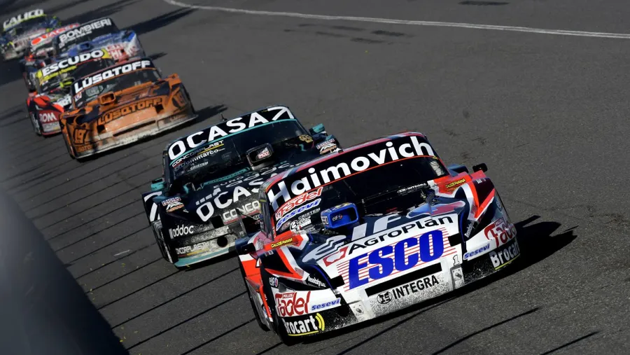 Durante las pruebas del TC en La Plata, Werner sufrió la rotura del motor de su auto Durante las pruebas del TC en La Plata, Werner sufrió la rotura del motor de su auto