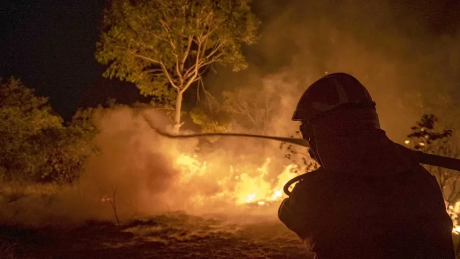 Los incendios en la Corrientes se redujeron en un 70 por ciento y solo permanecen activos cuatro focos ígneos, informaron fuentes del Comando de Operaciones de Emergencias. Los incendios en la Corrientes se redujeron en un 70 por ciento y solo permanecen activos cuatro focos ígneos, informaron fuentes del Comando de Operaciones de Emergencias.