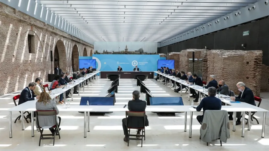Fernández reunió al Gabinete y pidió "mucha presencia territorial" a sus ministros Fernández reunió al Gabinete y pidió "mucha presencia territorial" a sus ministros