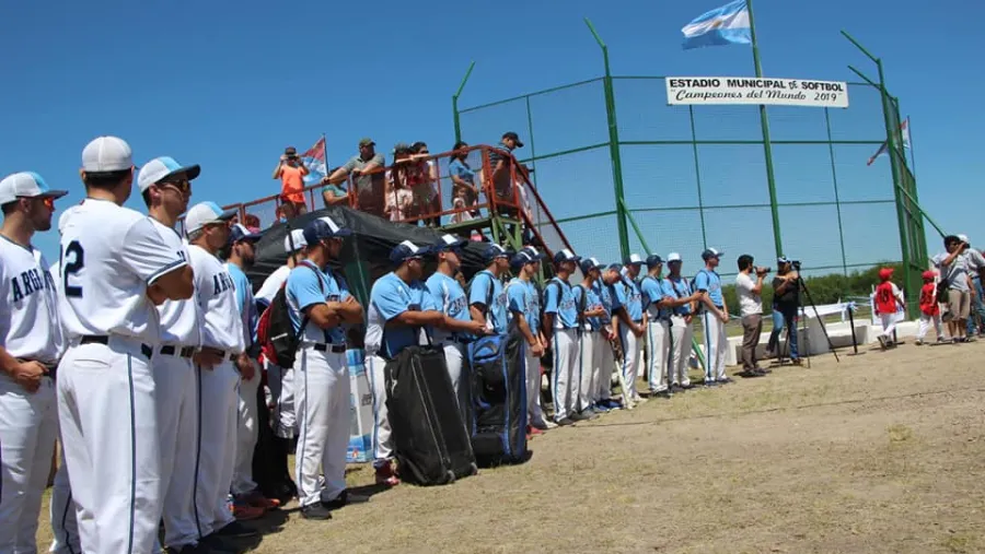 Estadio Municipal de Sofbtol en Villaguay Villaguay inauguró su diamante en homenaje a los campeones mundiales y panamericanos