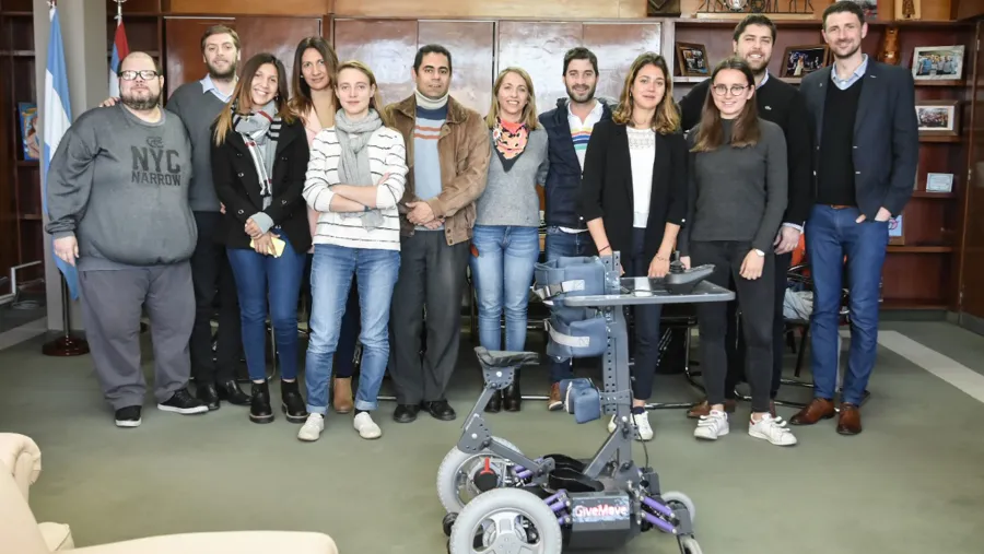 La provincia –a través del Proaceer- acompaña a emprendedores para su inserción en el mercado regional, nacional e internacional. La provincia –a través del Proaceer- acompaña a emprendedores para su inserción en el mercado regional, nacional e internacional.