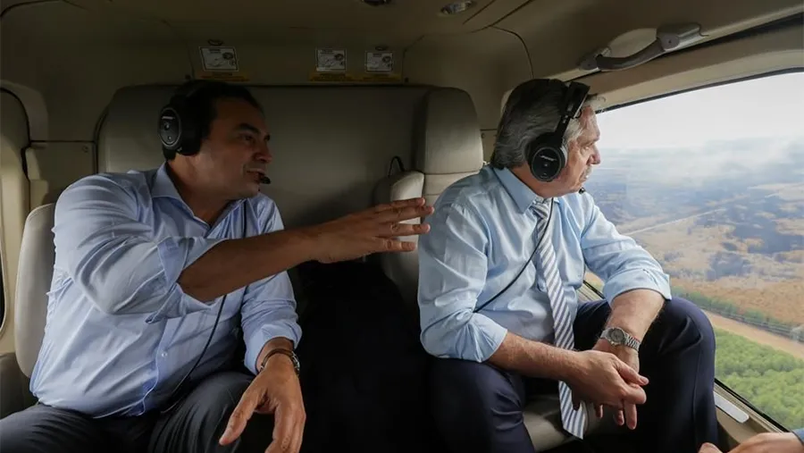 El Presidente sobrevoló las zonas afectadas por los incendios en Corrientes y Misiones. El Presidente sobrevoló las zonas afectadas por los incendios en Corrientes y Misiones.