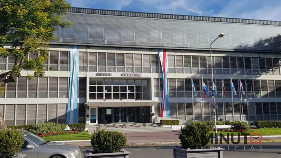 El Colegio de Abogados de Entre Ríos mediante nota al Superior Tribunal de Justicia (STJ) que se retome la actividad judicial tal como se convino en la Acordada del 27 de abril. El Colegio de Abogados de Entre Ríos mediante nota al Superior Tribunal de Justicia (STJ) que se retome la actividad judicial tal como se convino en la Acordada del 27 de abril.