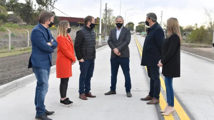 Bordet y Bahl recorrieron el nuevo acceso al Parque Industrial de Paraná Bordet y Bahl recorrieron el nuevo acceso al Parque Industrial de Paraná