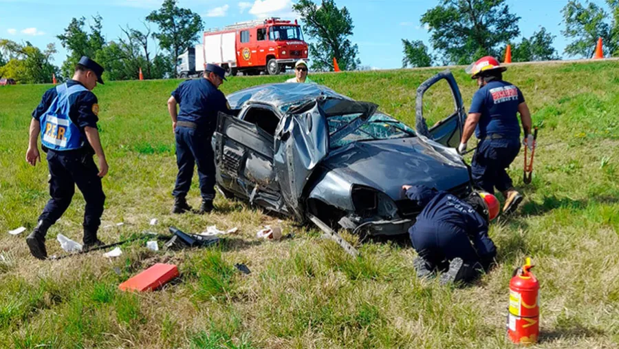 El fatal siniestro vial fue protagonizado por un Renault Clio y se registró en jurisdicción de Ceibas. El fatal siniestro vial fue protagonizado por un Renault Clio y se registró en jurisdicción de Ceibas.