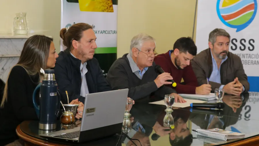 El tercer Foro Provincial de Agroecología tuvo una amplia convocatoria en Gualeguaychú y permitirá diseñar políticas públicas en la materia. El tercer Foro Provincial de Agroecología tuvo una amplia convocatoria en Gualeguaychú y permitirá diseñar políticas públicas en la materia.