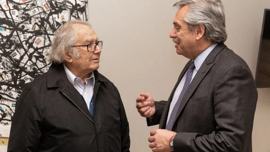 El Nobel de la Paz, Adolfo Pérez Esquivel apoya abiertamente al candidato K, Alberto Fernández. El Nobel de la Paz, Adolfo Pérez Esquivel apoya abiertamente al candidato K, Alberto Fernández.