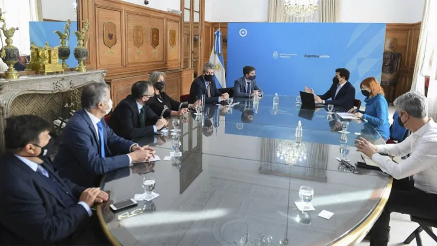 El presidente de la Bolsa de Cereales de Buenos Aires y portavoz del Consejo Agroindustrial Argentino (CAA), José Martins, expresó la coincidencia de ese sector con el Gobierno Nacional para aumentar la producción y la capacidad exportadora. El presidente de la Bolsa de Cereales de Buenos Aires y portavoz del Consejo Agroindustrial Argentino (CAA), José Martins, expresó la coincidencia de ese sector con el Gobierno Nacional para aumentar la producción y la capacidad exportadora.