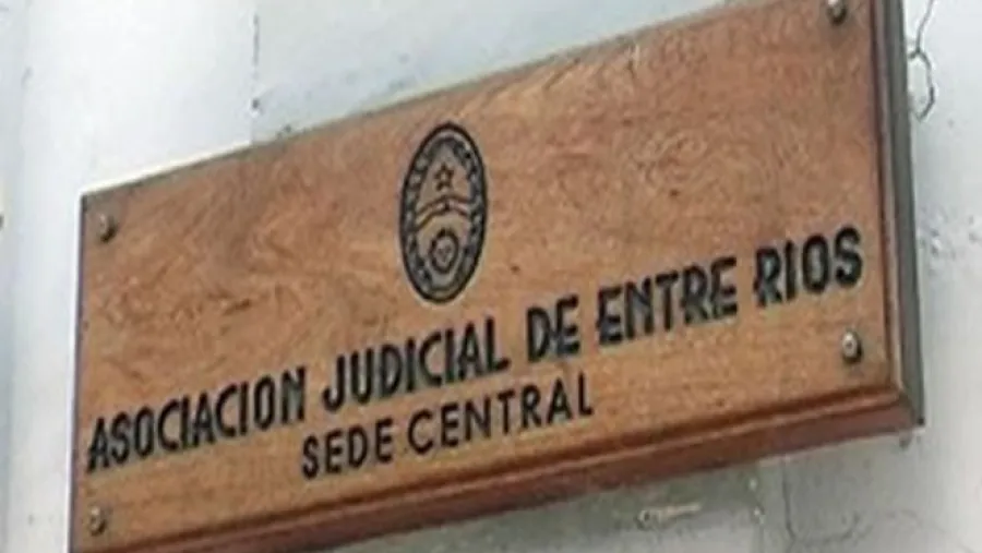 AJER convocó a un paro para este miércoles contra el proyecto de ley de emergencia AJER convocó a un paro para este miércoles contra el proyecto de ley de emergencia