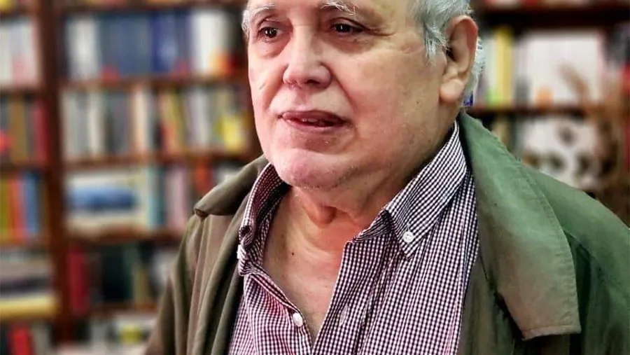 Rogelio Alaniz, acosado por implacables amenazas de muerte, denunció a la Policía a un ignoto actor identificado como Julio Di Santi. Rogelio Alaniz, acosado por implacables amenazas de muerte, denunció a la Policía a un ignoto actor identificado como Julio Di Santi.