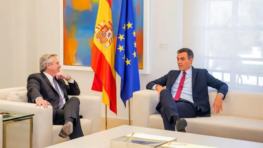 Fernández se reunió con el jefe del gobierno español, Pedro Sánchez Fernández se reunió con el jefe del gobierno español, Pedro Sánchez
