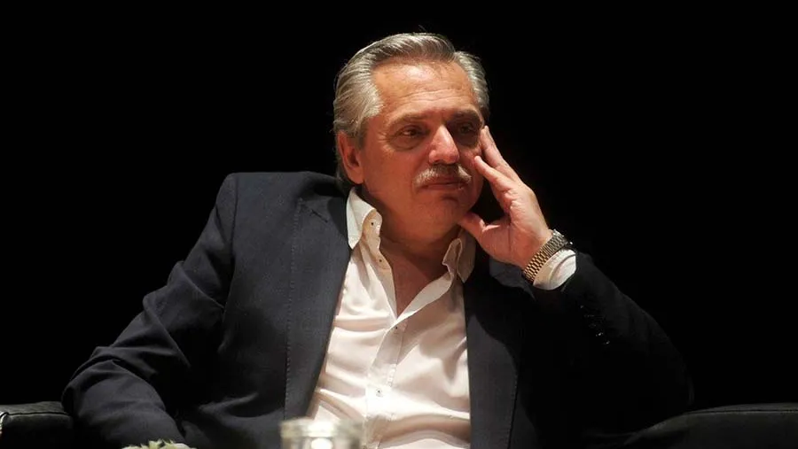 En el entorno de Alberto Fernández se analiza seriamente enviar al Congreso una ley Emergencia Económica similar a la de enero de 2002, para “agilizar” decisiones desde el Ejecutivo. De prosperar la iniciativa, el diálogo con la oposición será clave. En el entorno de Alberto Fernández se analiza seriamente enviar al Congreso una ley Emergencia Económica similar a la de enero de 2002, para “agilizar” decisiones desde el Ejecutivo. De prosperar la iniciativa, el diálogo con la oposición será clave.