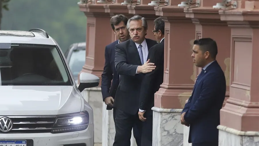 En sus primeros 45 días de gestión, el Presidente adaptó la dinámica de la Casa Rosada a su esquema de trabajo. En sus primeros 45 días de gestión, el Presidente adaptó la dinámica de la Casa Rosada a su esquema de trabajo.