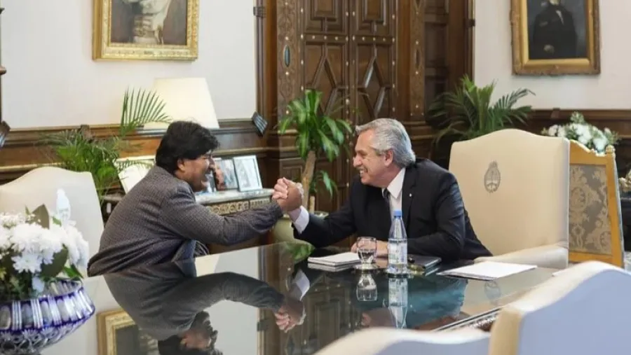 Fernández recibió a Evo y le planteó su inquietud por el argentino que murió en Bolivia Fernández recibió a Evo y le planteó su inquietud por el argentino que murió en Bolivia