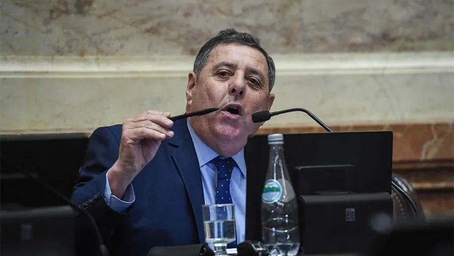 Fotografía de archivo del actual senador nacional Alfredo De Angeli fue uno de los líderes de la lucha de la 125, y hoy cuestionó que el Gobierno por no haber convocado al diálogo con la Mesa de Enlace por el tema de las retenciones. Fotografía de archivo del actual senador nacional Alfredo De Angeli fue uno de los líderes de la lucha de la 125, y hoy cuestionó que el Gobierno por no haber convocado al diálogo con la Mesa de Enlace por el tema de las retenciones.