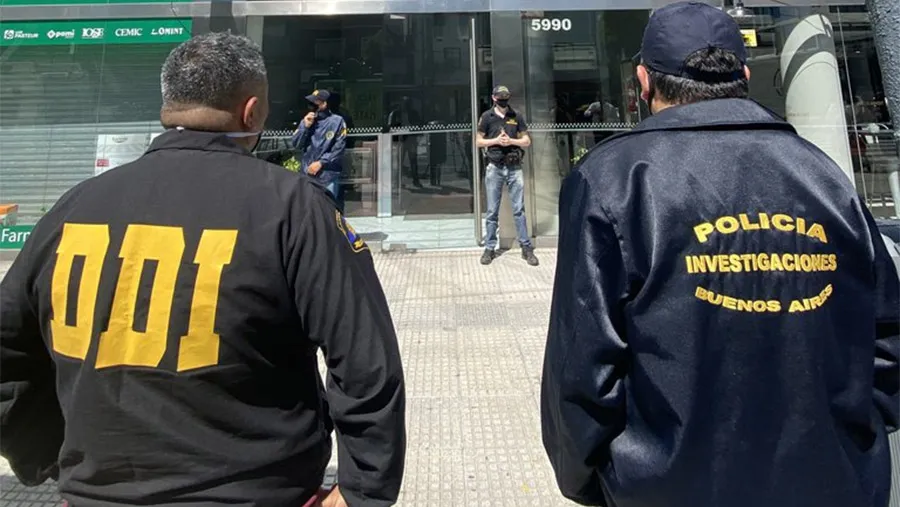 El allanamiento al consultorio de Luque en la torre Libertador Office, fue ordenado por el juez de Garantías de San Isidro, Orlando Díaz, a pedido de los fiscales que investigan la muerte de Maradona. El allanamiento al consultorio de Luque en la torre Libertador Office, fue ordenado por el juez de Garantías de San Isidro, Orlando Díaz, a pedido de los fiscales que investigan la muerte de Maradona.