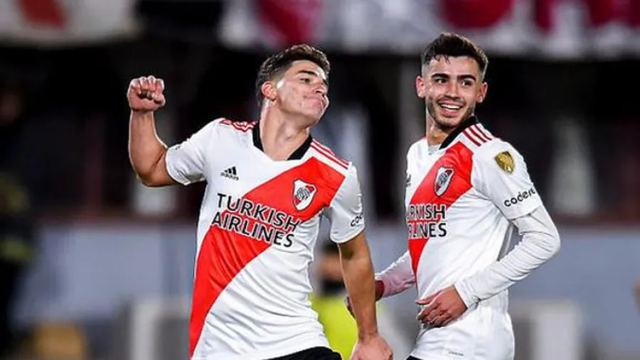 Con seis goles de Julián Álvarez, River vapuleó a Alianza Lima en el Monumental Con seis goles de Julián Álvarez, River vapuleó a Alianza Lima en el Monumental