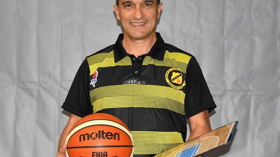 Martín Amden Martín Amden es el nuevo director deportivo de Capuchinos de Concordia