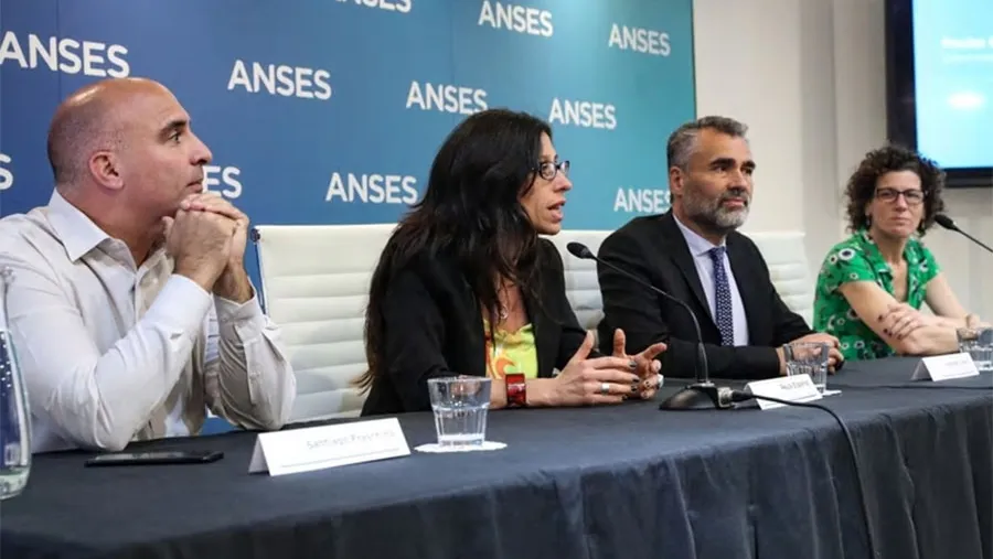 La ANSES resolvió postergar el pago del Ingreso Familiar de Emergencia (IFE) para evitar las aglomeraciones ante los organismos de pago. La ANSES resolvió postergar el pago del Ingreso Familiar de Emergencia (IFE) para evitar las aglomeraciones ante los organismos de pago.